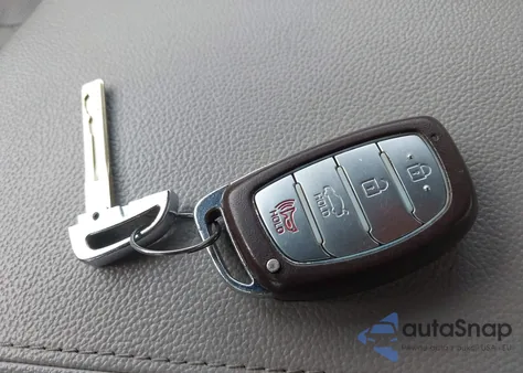 2017 Hyundai Sonata Limited z USA, uszkodzony, nr VIN 5NPE34AFXHH481090